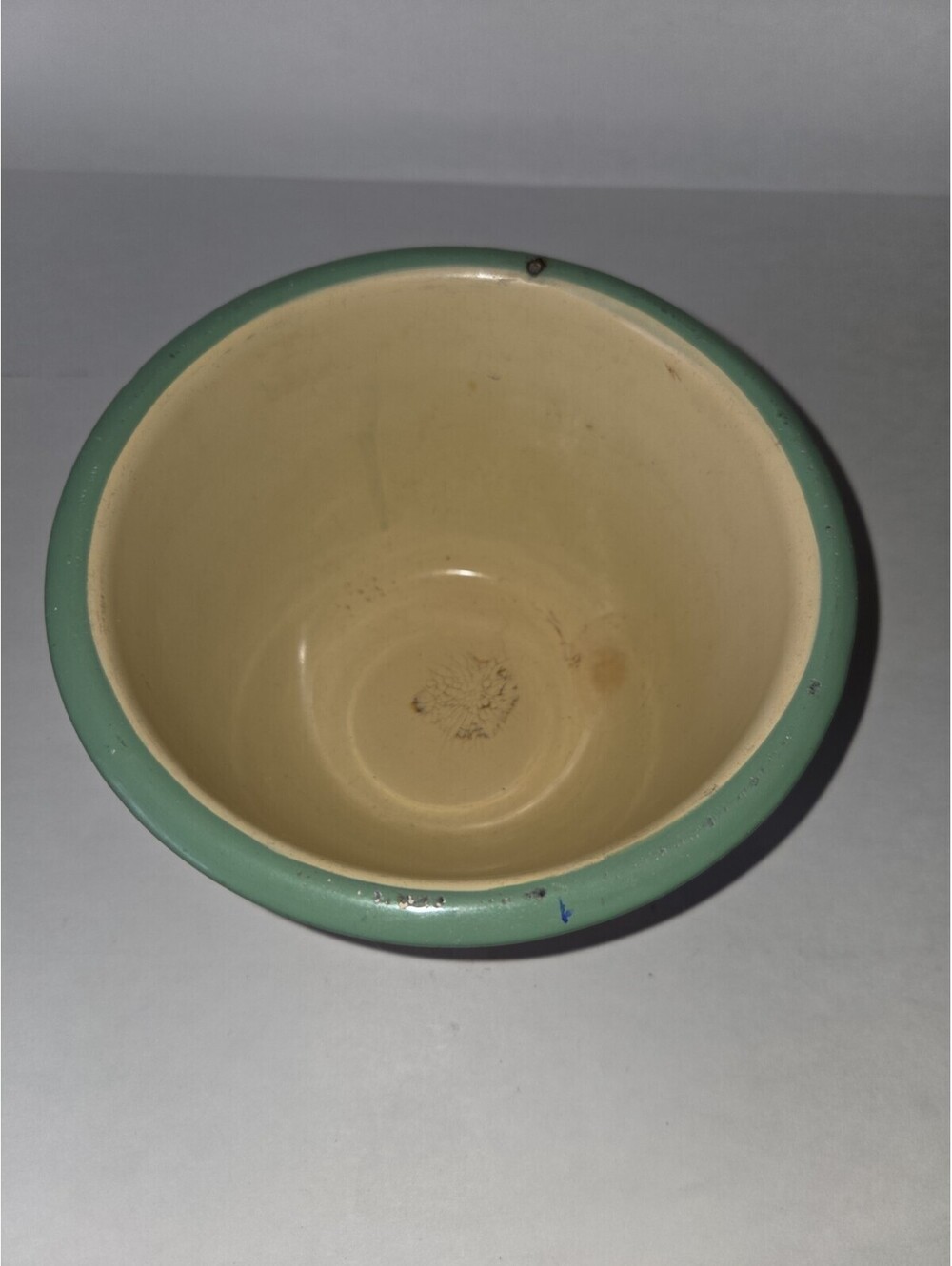 Vintage Enamel 7.25 Inch Green Rim Geometric Pattern Cream Color SE2